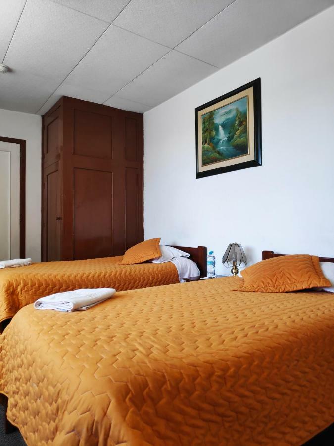 קיטו Hotel 9 De Octubre מראה חיצוני תמונה